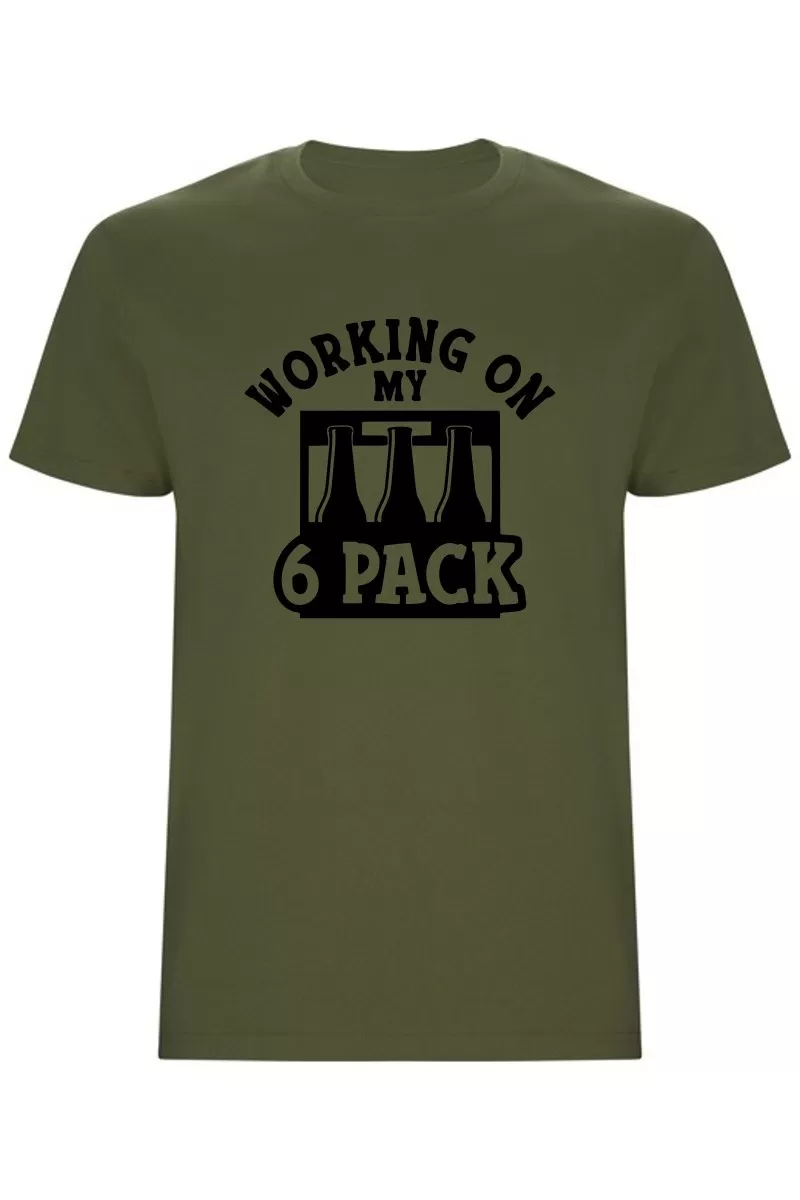 Vtipné pánské tričko – Working on my six pack s pivním balením místo svalů Vtipné pánské tričko – Working on my six pack s pivním balením místo svalů